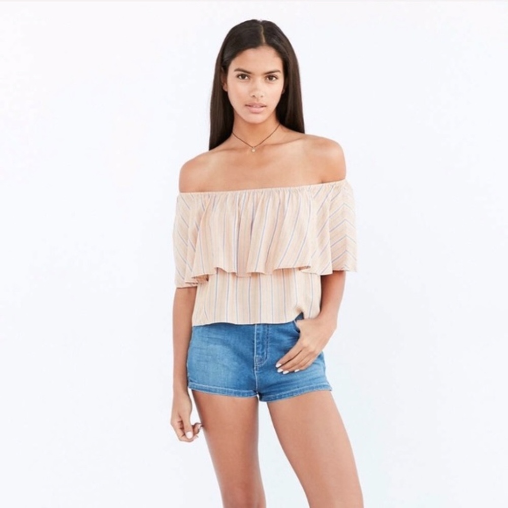 Kimchi Blue Raquel Ruffle Off The Shoulder Top M - Picture 1 of 8